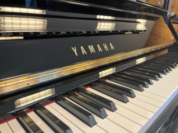 ヤマハ U30Bl  -中古ピアノ- 